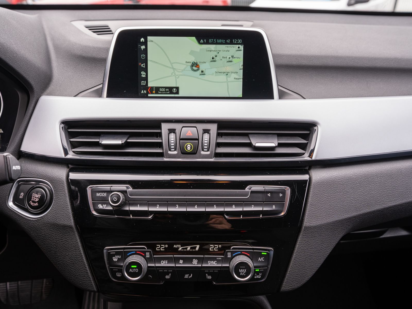 Fahrzeugabbildung BMW X1 sDrive20d LED Navi Klimaauto SHZ PDC v/h