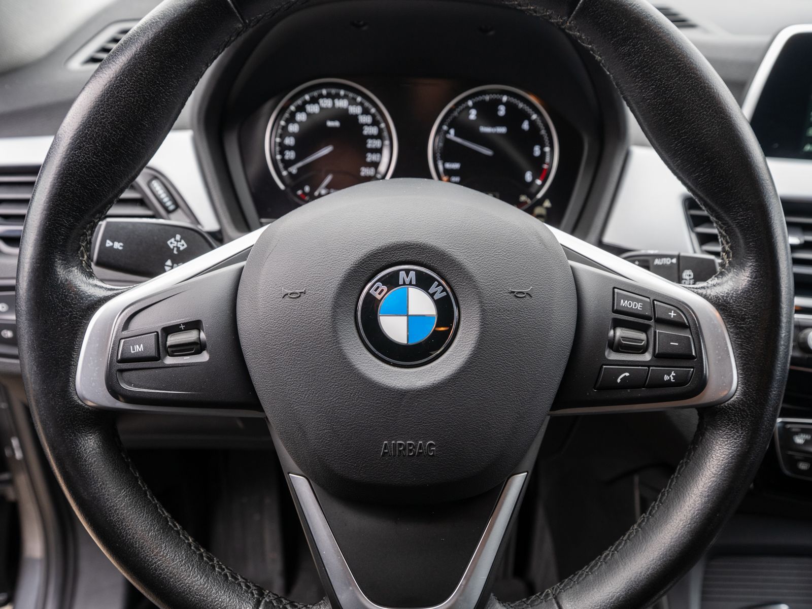 Fahrzeugabbildung BMW X1 sDrive20d LED Navi Klimaauto SHZ PDC v/h