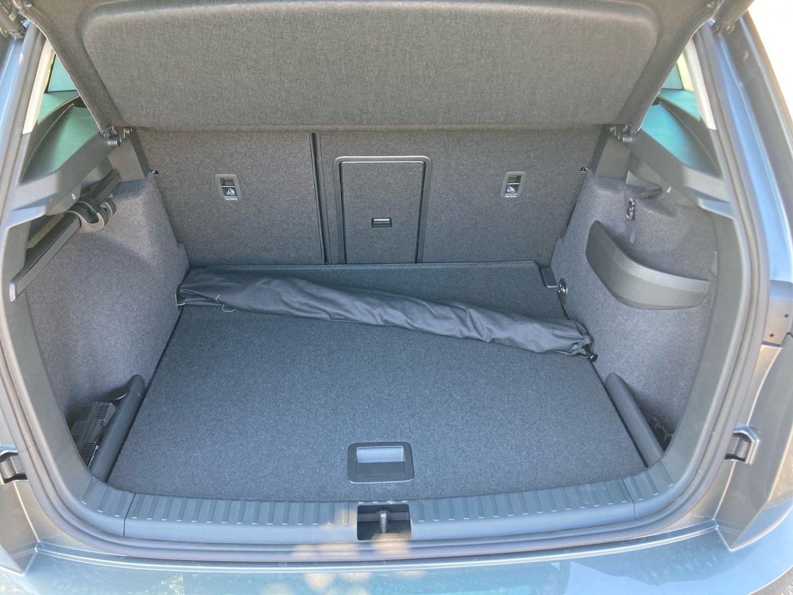 Fahrzeugabbildung SKODA Karoq Balance 1,5 TSI 150PS DSG ACC 360° SHZ AHK