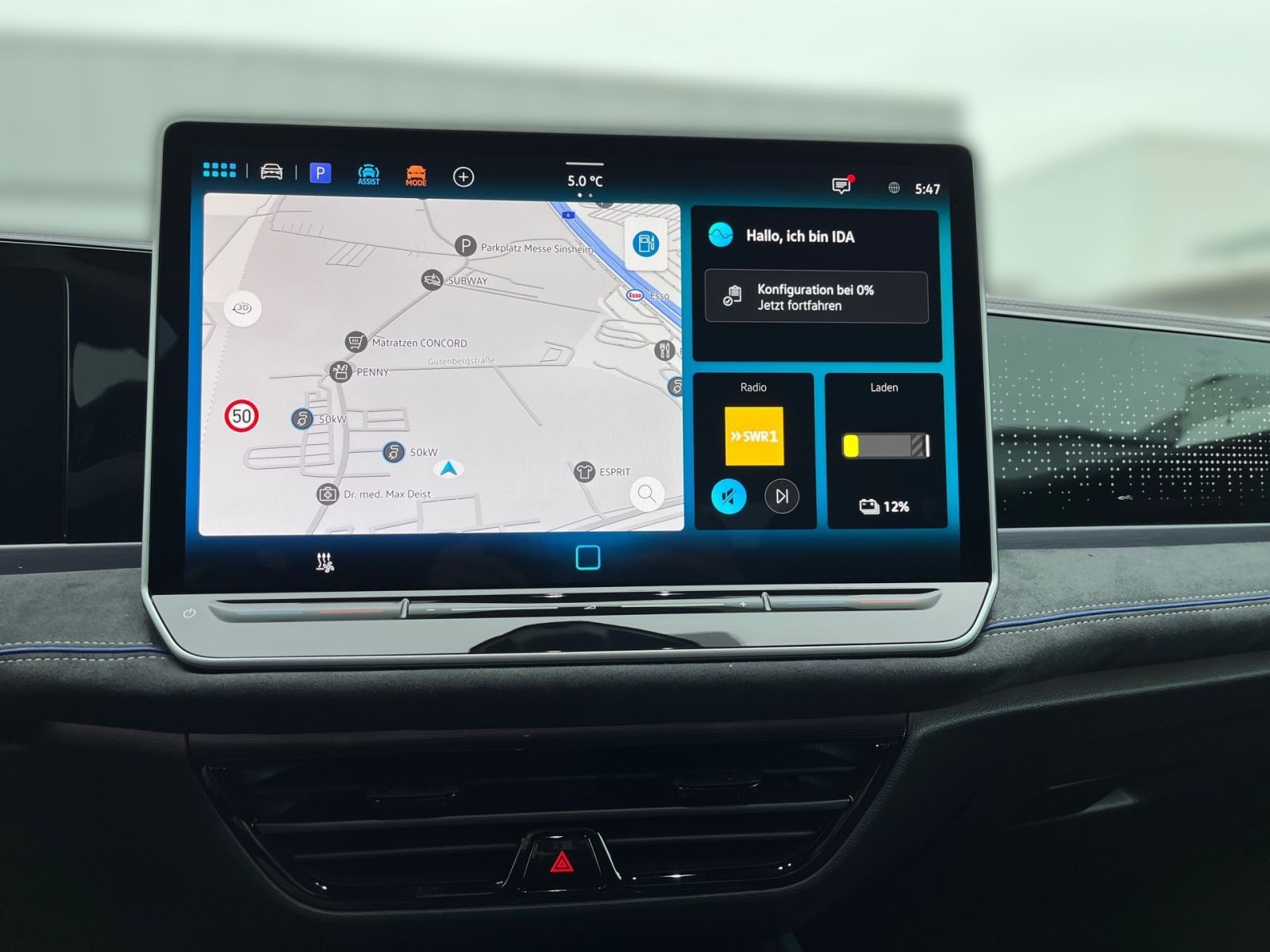 Fahrzeugabbildung Volkswagen Passat R-Line 1.5eHybrid 177PS DSG Pano Navi AHK