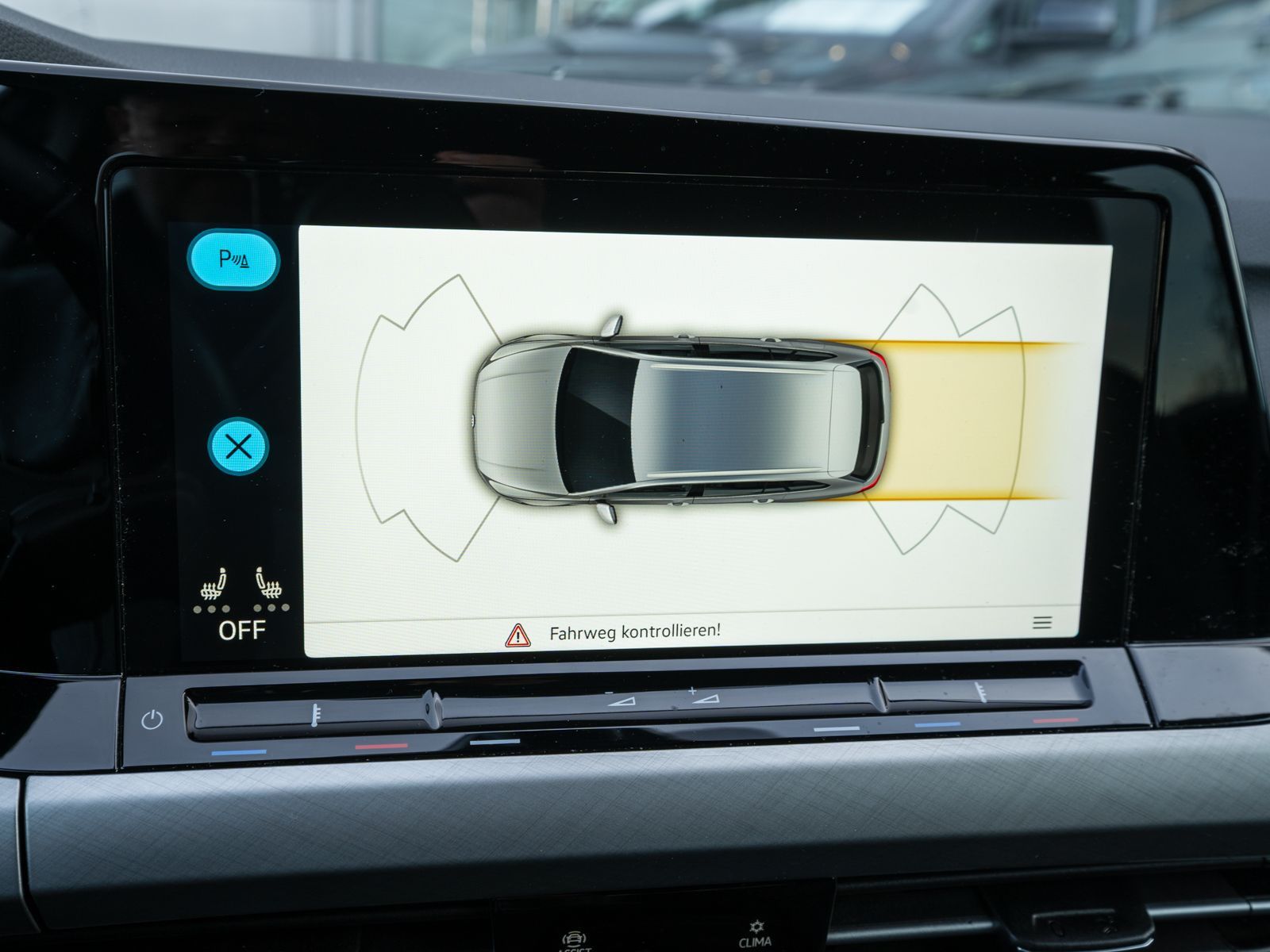 Fahrzeugabbildung Volkswagen Golf Variant Life 2.0 TDI DSG Navi AHK ACC LED