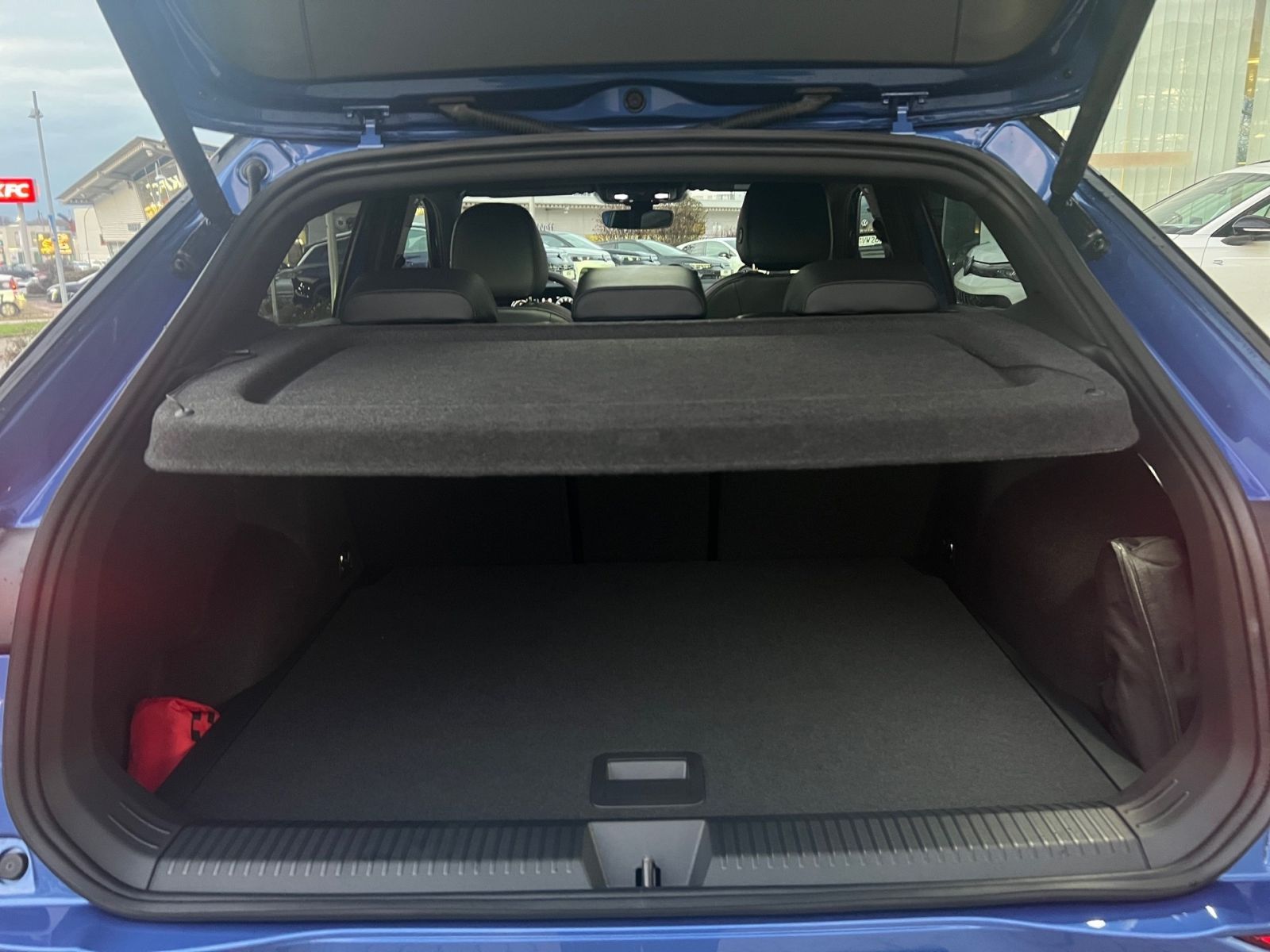 Fahrzeugabbildung Volkswagen T-Roc R-Line 1.5 eTSI DSG *NEUES MODELL* ACC