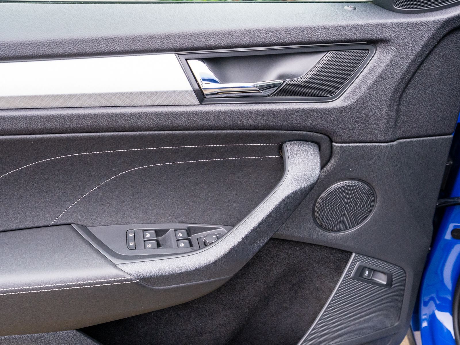 Fahrzeugabbildung SKODA Kodiaq Tour 2.0TDI DSG LED Navi 360° Pano AHK 7S