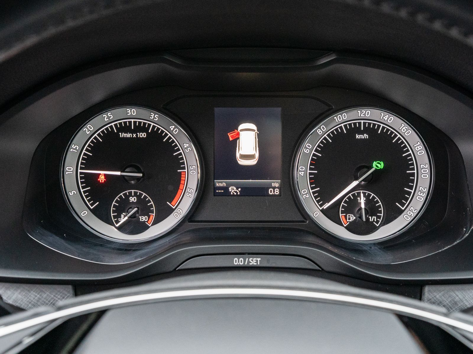 Fahrzeugabbildung SKODA Kodiaq Tour 2.0TDI DSG LED Navi 360° Pano AHK 7S