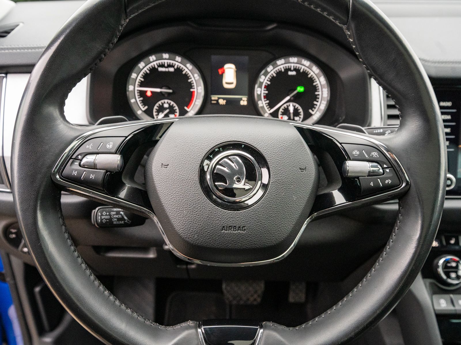 Fahrzeugabbildung SKODA Kodiaq Tour 2.0TDI DSG LED Navi 360° Pano AHK 7S