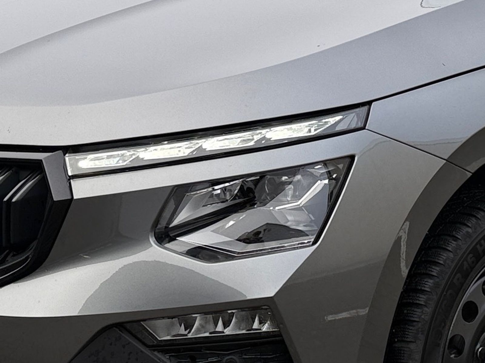 Fahrzeugabbildung SKODA Kamiq Tour 1,5 TSI 150PS DSG Kamera ACC SHZ AHK