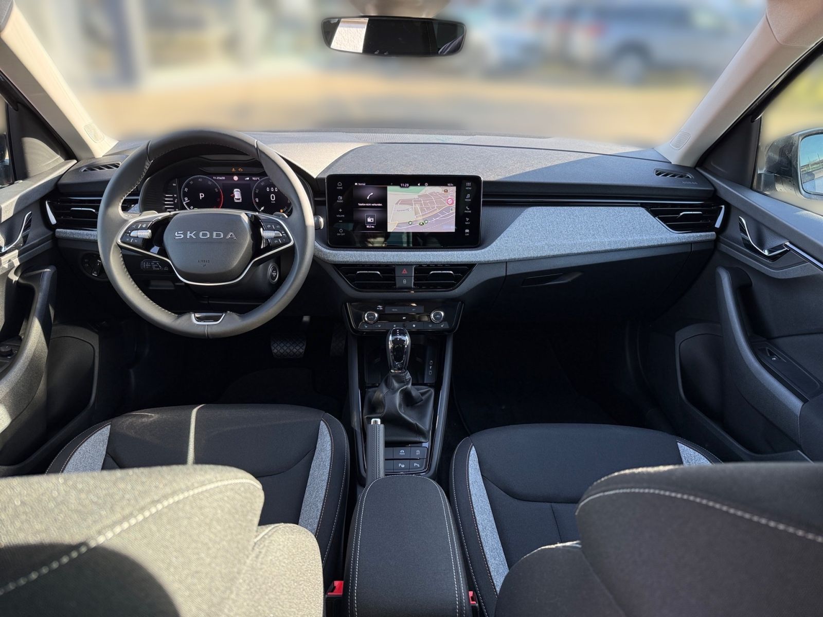 Fahrzeugabbildung SKODA Kamiq Balance 1,5 TSI 150PS DSG ACC PDC SHZ AHK