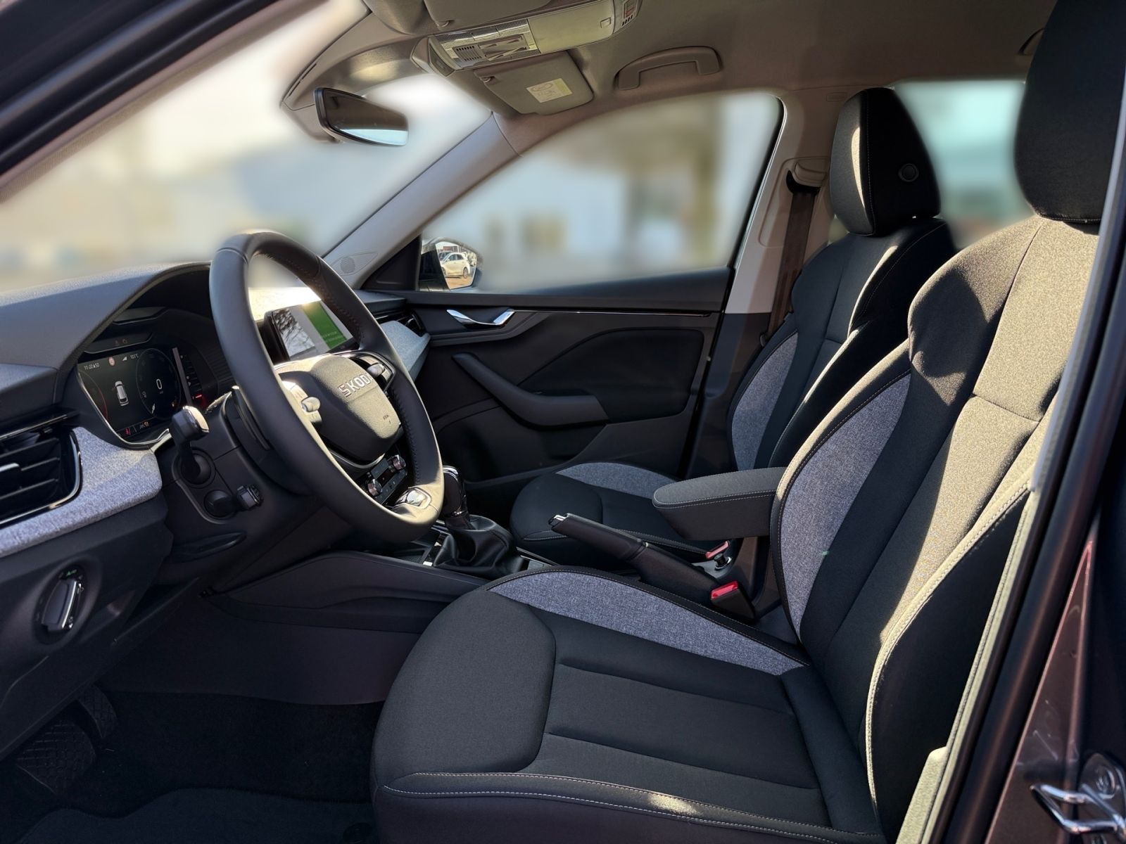 Fahrzeugabbildung SKODA Kamiq Balance 1,5 TSI 150PS DSG ACC PDC SHZ AHK