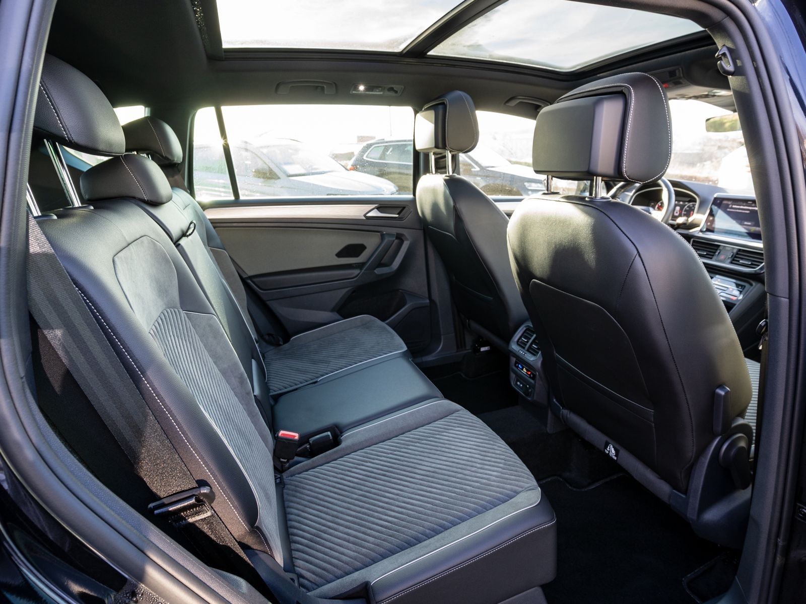 Fahrzeugabbildung SEAT Tarraco Xperience 1.4 TSI e-Hybrid DSG PANO AHK