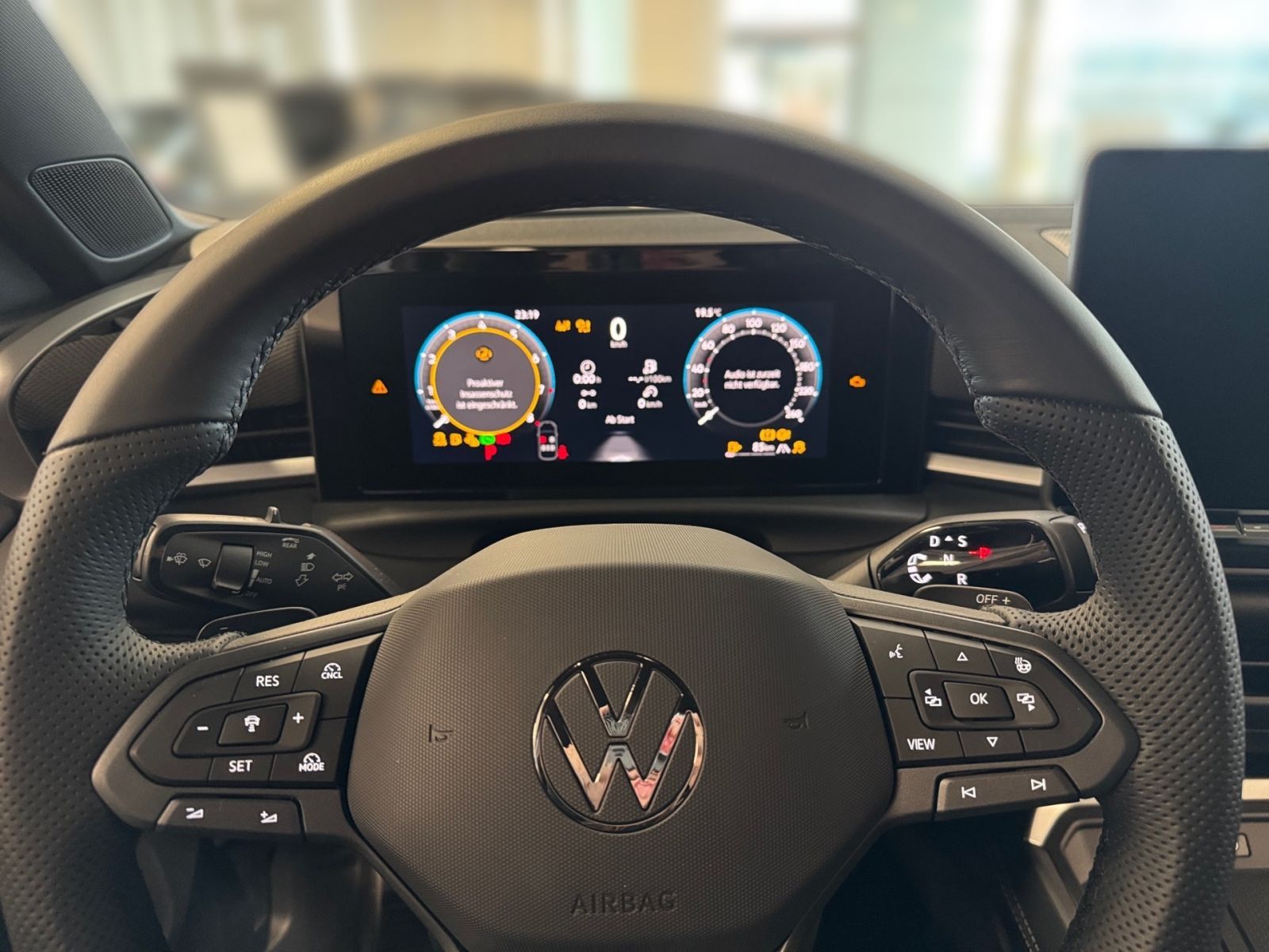 Fahrzeugabbildung Volkswagen T-Roc R-Line NEUES MODELL 1.5eTSI Head-up ACC SH