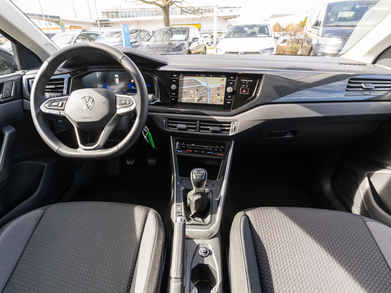 Fahrzeugabbildung Volkswagen Polo Life 1.0 TSI Navi Klima LED ACC SHZ PDC v/h