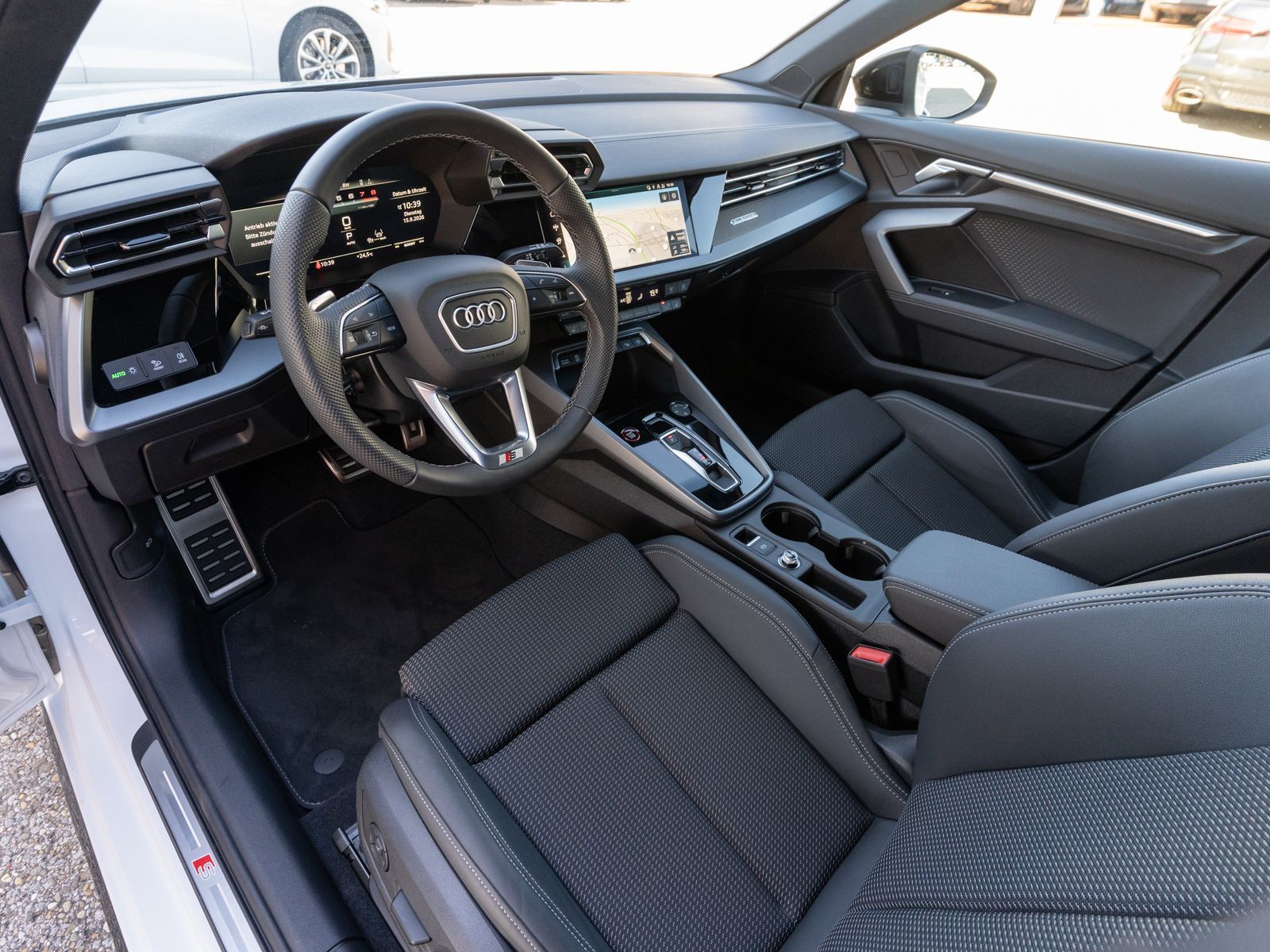 Fahrzeugabbildung Audi S3 Sportback TFSI Stronic NAVI LED PANO 360° ACC