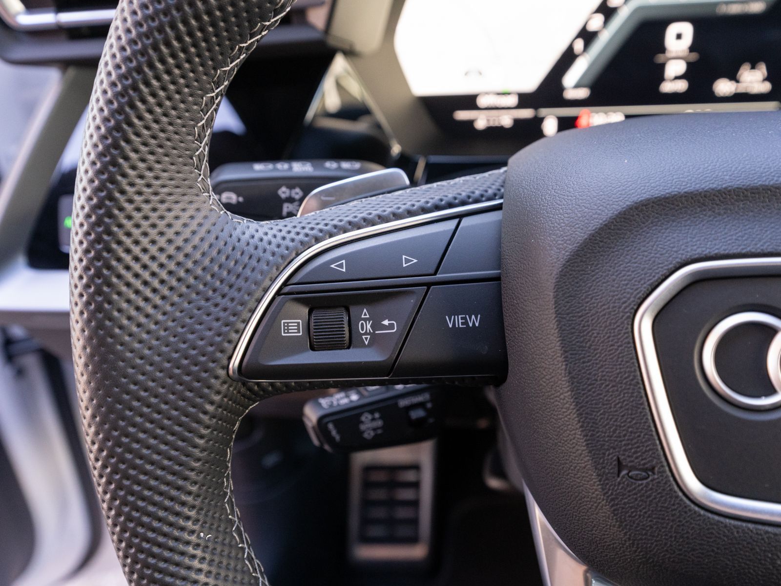 Fahrzeugabbildung Audi S3 Sportback TFSI Stronic NAVI LED PANO 360° ACC