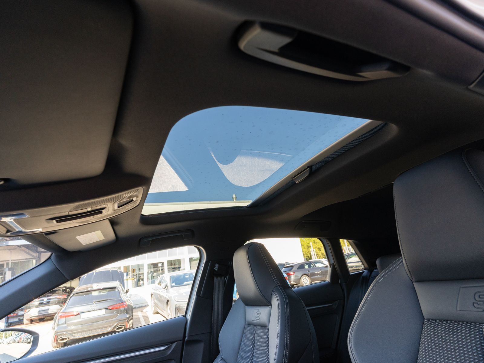 Fahrzeugabbildung Audi S3 Sportback TFSI Stronic NAVI LED PANO 360° ACC