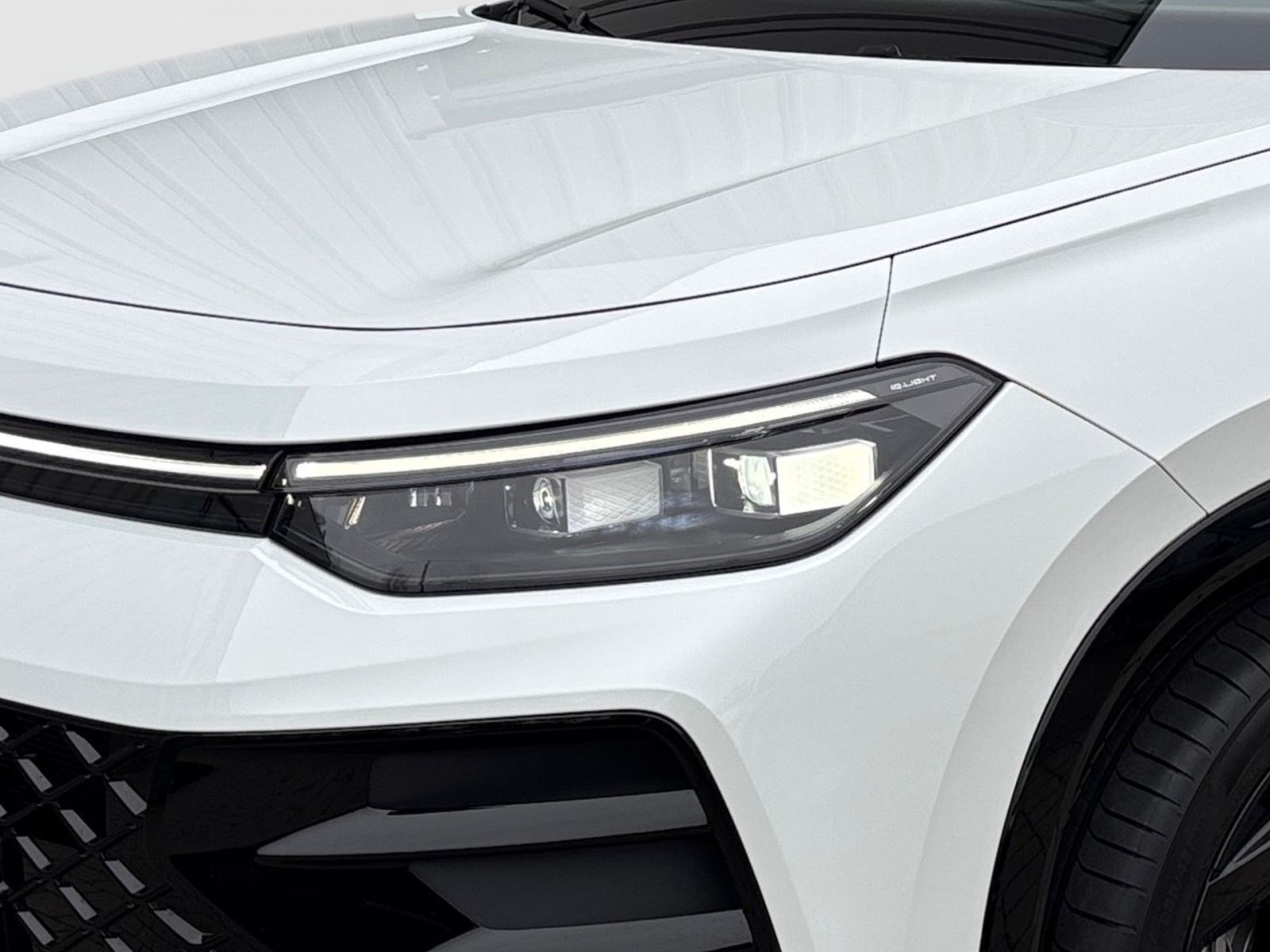 Fahrzeugabbildung Volkswagen Tayron R-Line 2.0 TSI 4MOTION 204 PS DSG HD-Matr