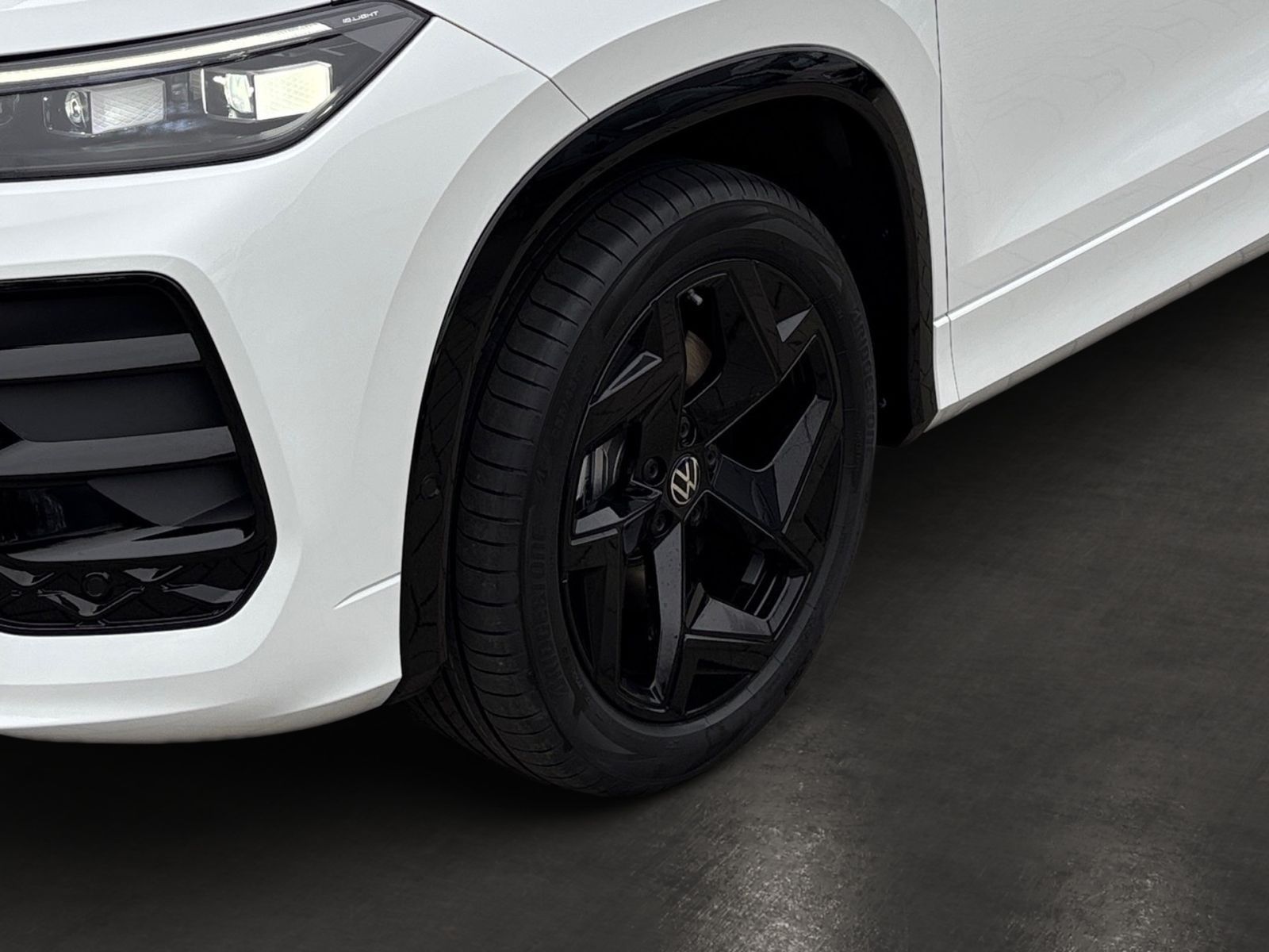 Fahrzeugabbildung Volkswagen Tayron R-Line 2.0 TSI 4MOTION 204 PS DSG HD-Matr