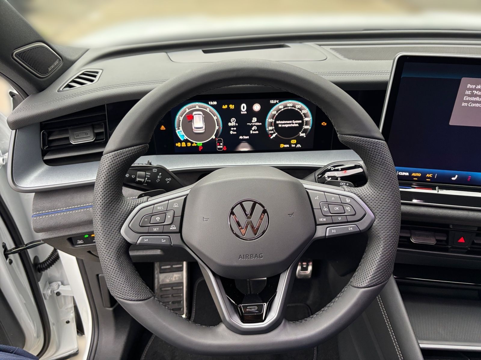 Fahrzeugabbildung Volkswagen Tayron R-Line 2.0 TSI 4MOTION 204 PS DSG HD-Matr