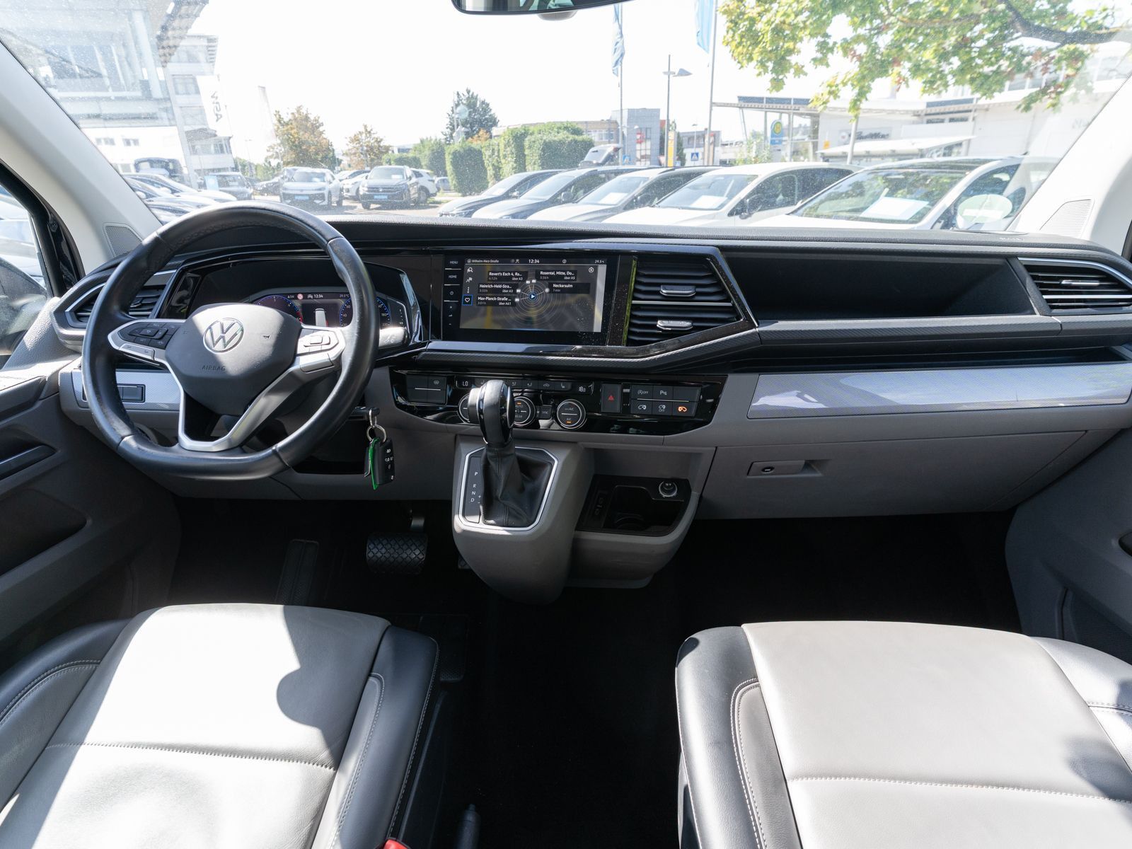 Fahrzeugabbildung Volkswagen T6.1 Caravelle Highline 2.0TDI 4M DSG LEDER RFK