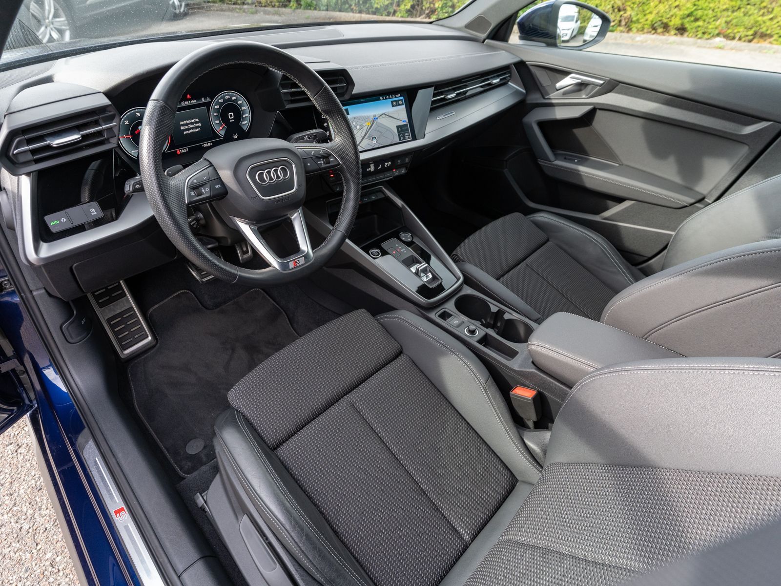 Fahrzeugabbildung Audi A3 Sportback S line 35TDI Stron NAVI LED AHK ACC