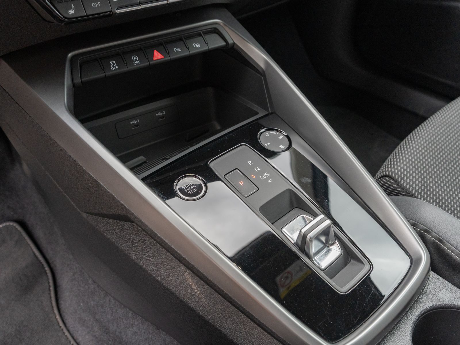 Fahrzeugabbildung Audi A3 Sportback S line 35TDI Stron NAVI LED AHK ACC