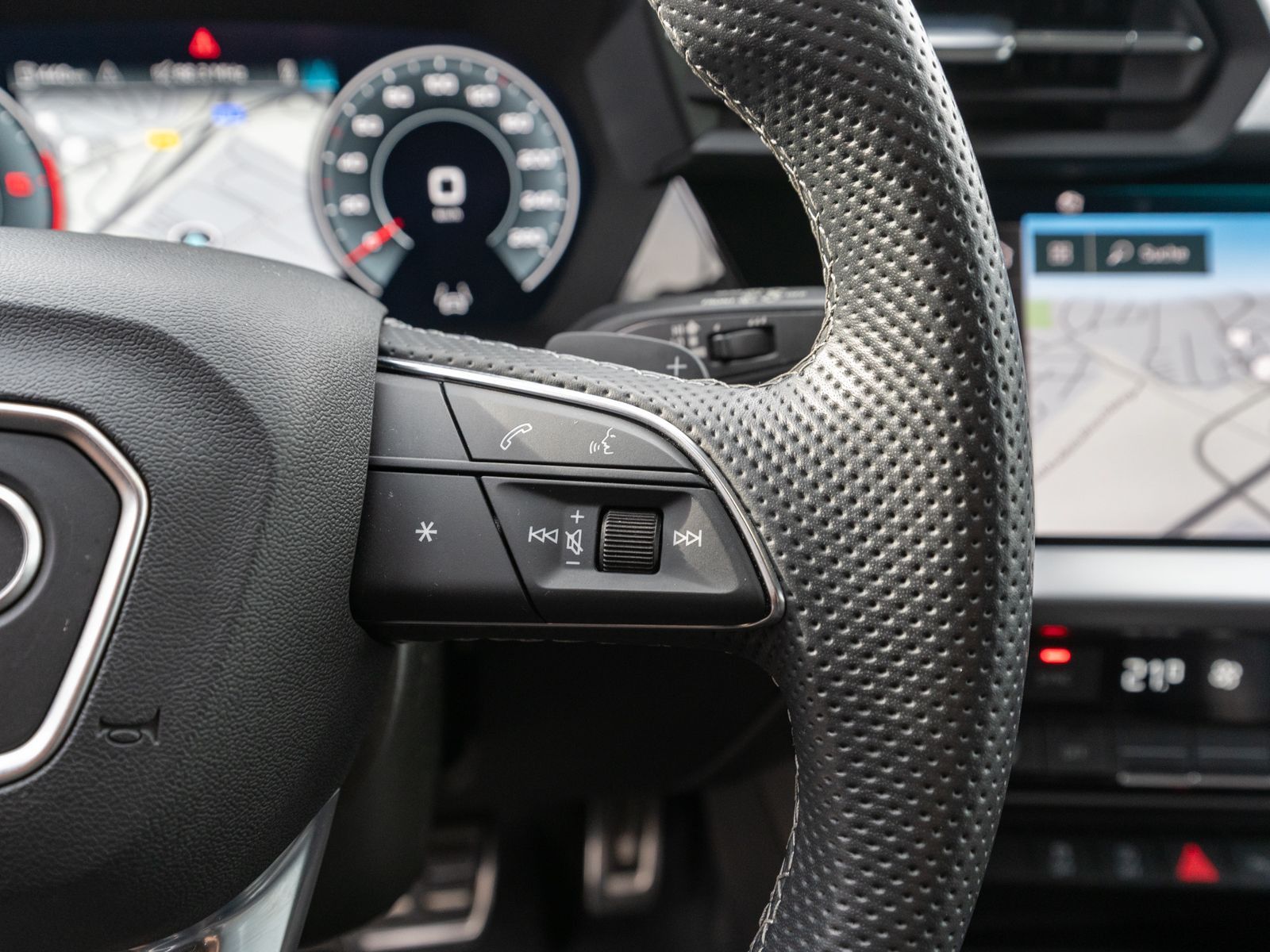 Fahrzeugabbildung Audi A3 Sportback S line 35TDI Stron NAVI LED AHK ACC