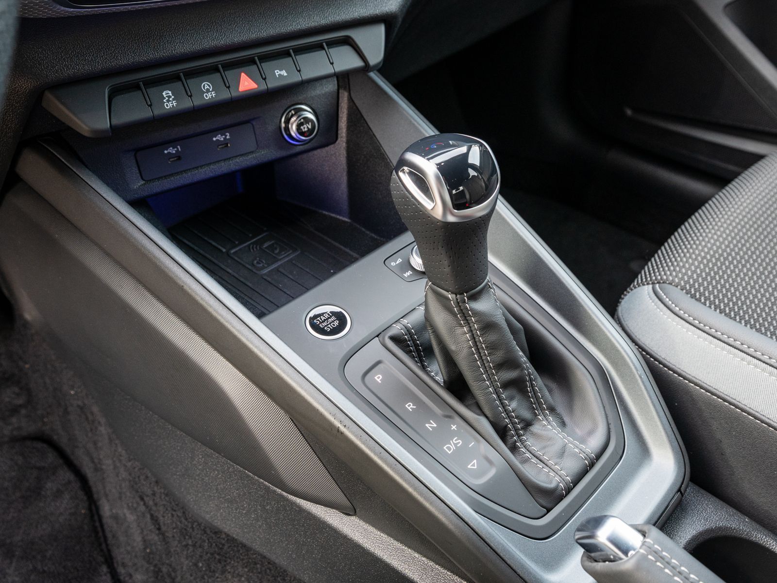 Fahrzeugabbildung Audi A1 allstreet 35TFSI Stronic LED Navi RFK ACC SHZ