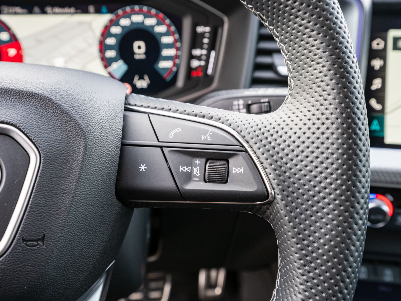 Fahrzeugabbildung Audi A1 allstreet 35TFSI Stronic LED Navi RFK ACC SHZ