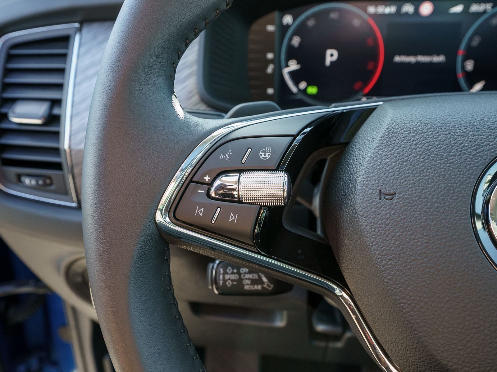 Fahrzeugabbildung SKODA Kodiaq Style 4x4 2,0TDI DSG LED Pano StandHZ AHK