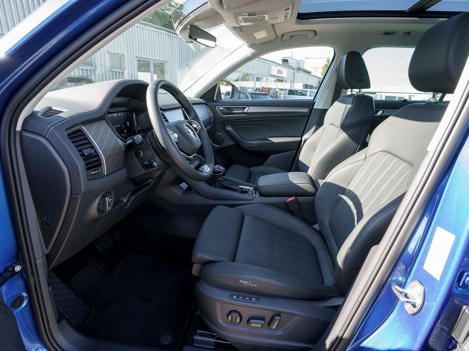 Fahrzeugabbildung SKODA Kodiaq Style 4x4 2,0TDI DSG LED Pano StandHZ AHK