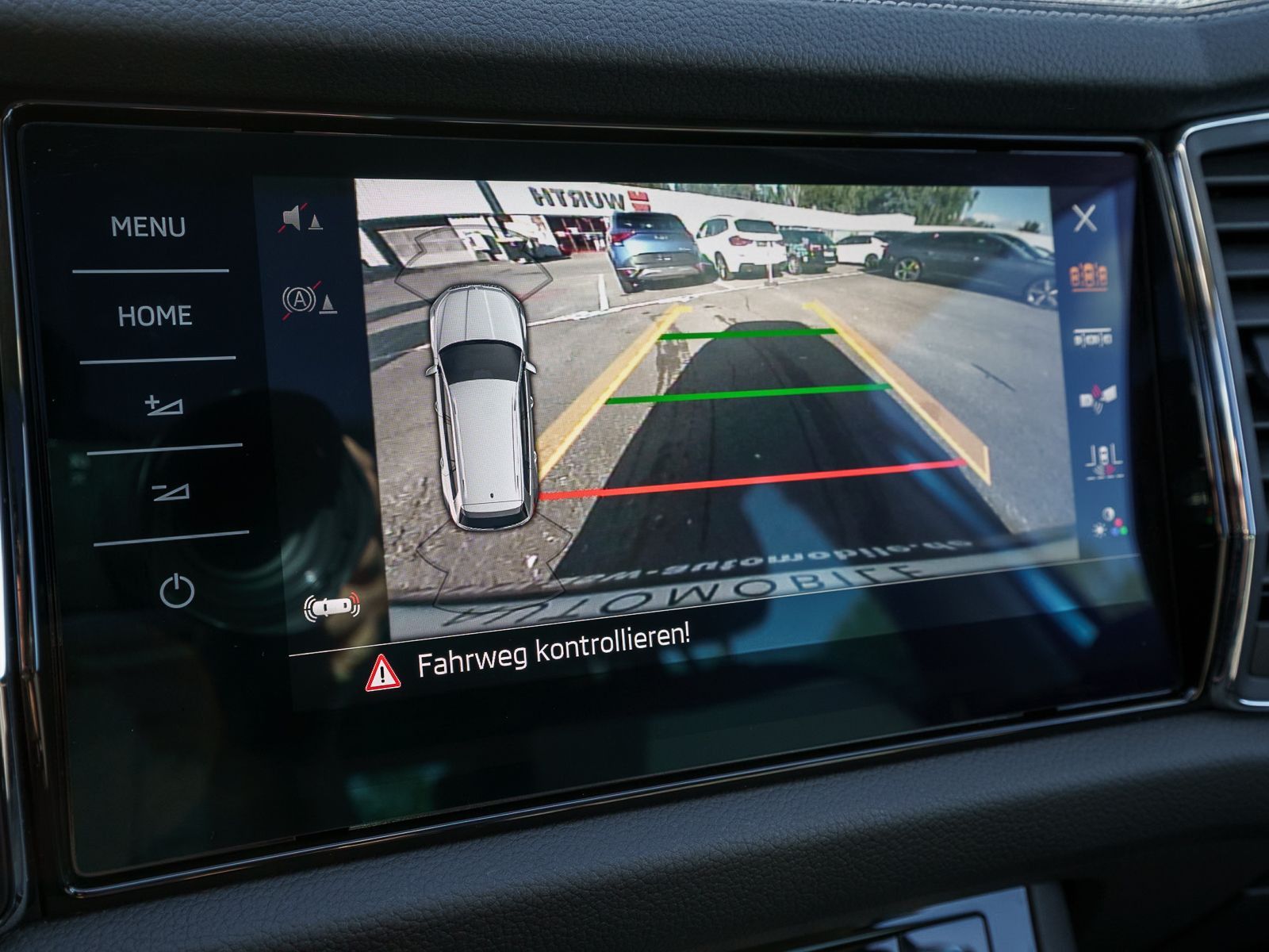 Fahrzeugabbildung SKODA Kodiaq Style 4x4 2,0TDI DSG LED Pano StandHZ AHK