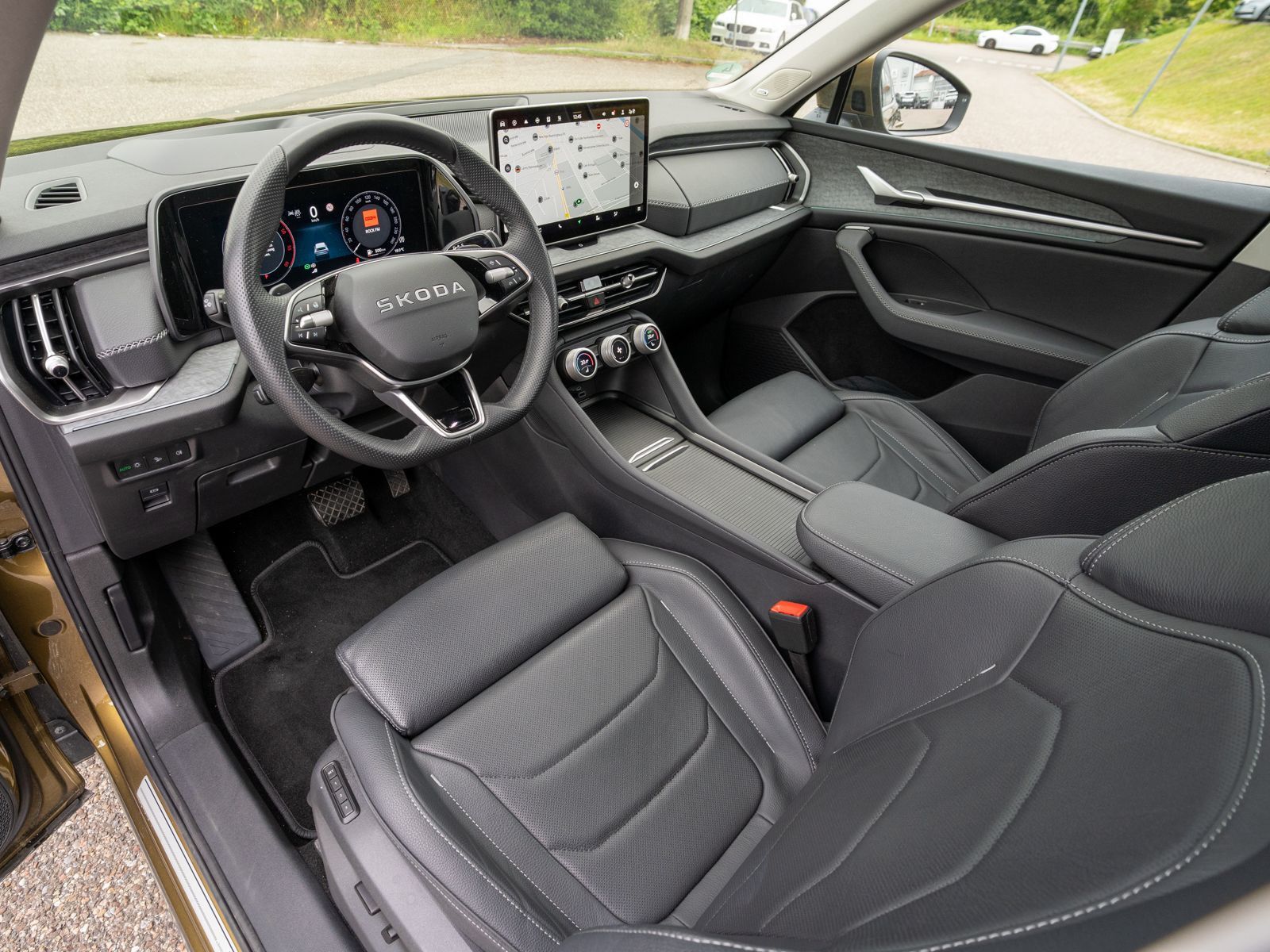 Fahrzeugabbildung SKODA Kodiaq Selection 2.0TDI 4x4 DSG HUD PANO Stdhzg