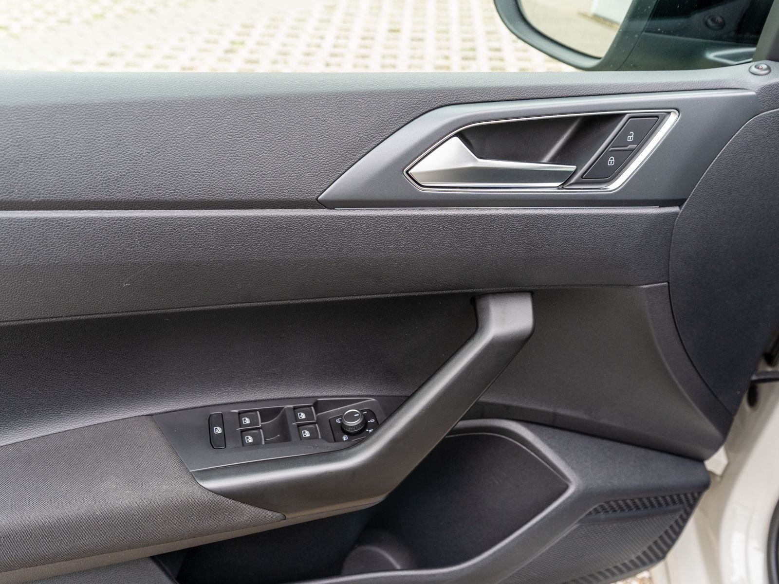 Fahrzeugabbildung Volkswagen Taigo R-Line 1.0TSI DSG Navi LED VC ACC RFK