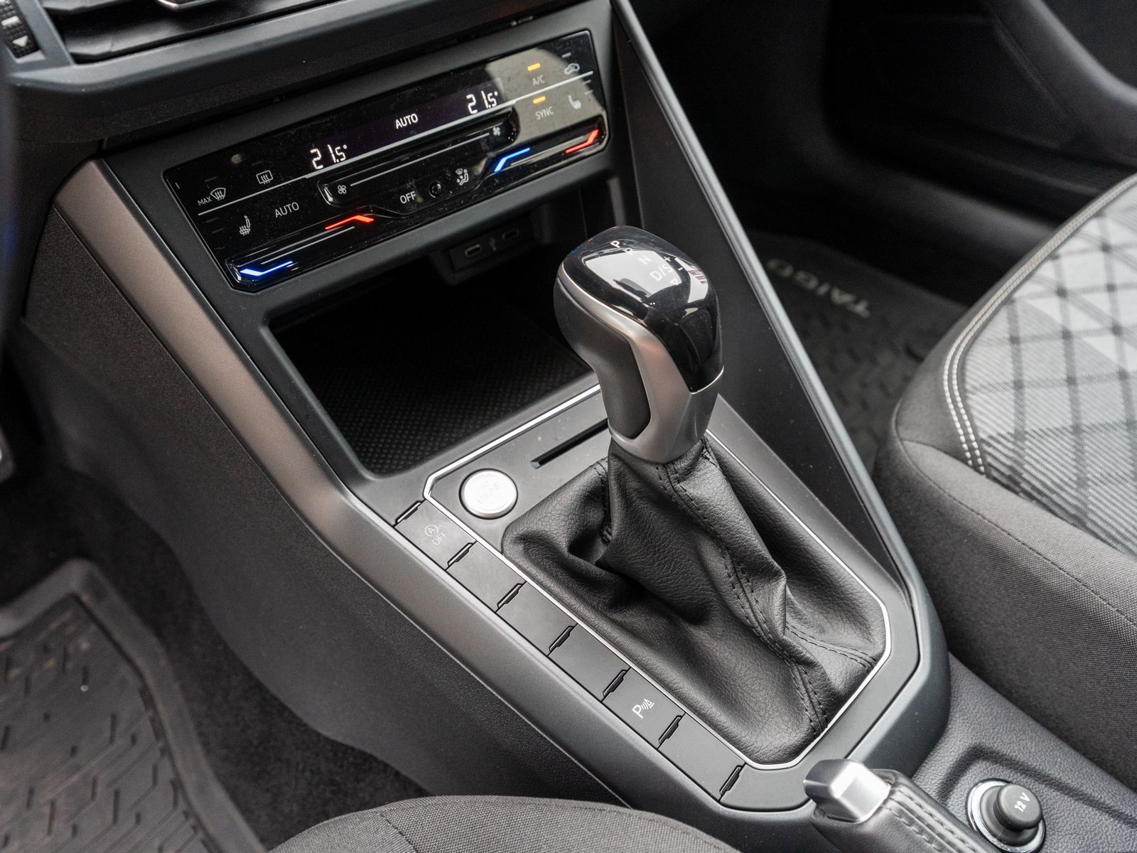 Fahrzeugabbildung Volkswagen Taigo R-Line 1.0TSI DSG Navi LED VC ACC RFK