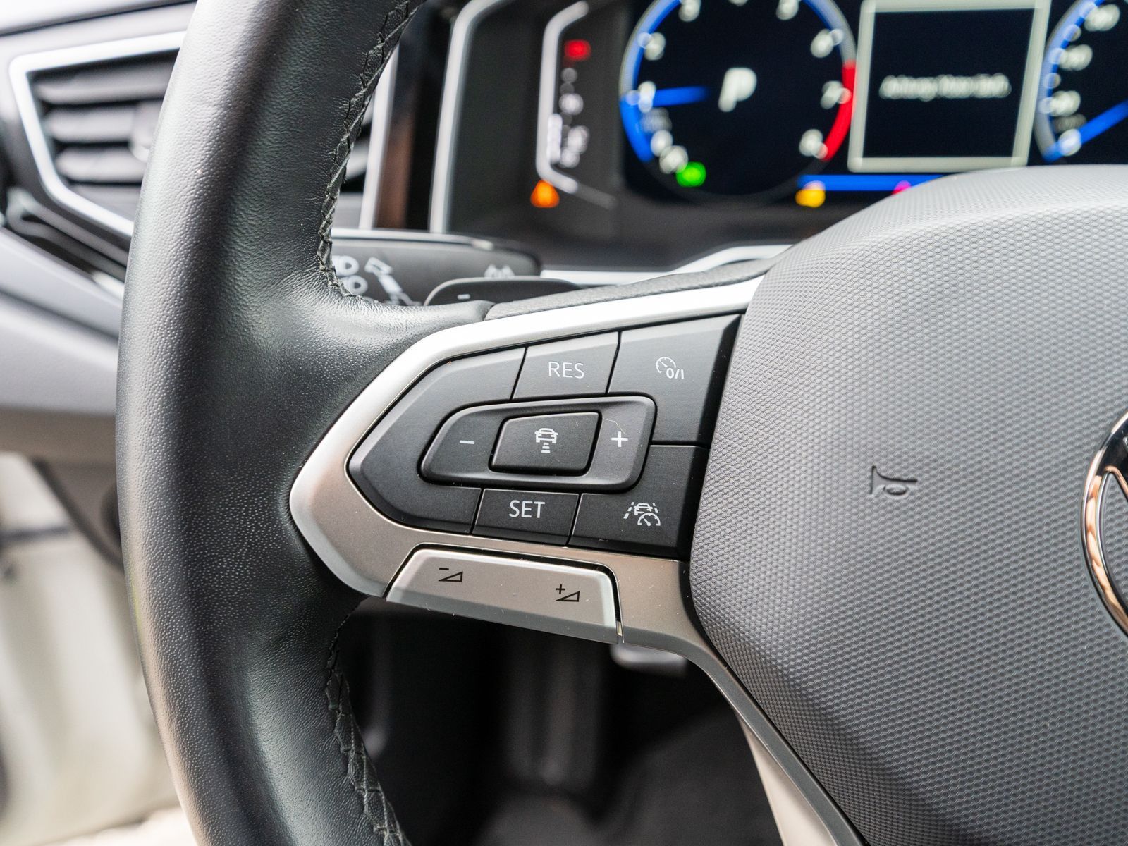 Fahrzeugabbildung Volkswagen Taigo R-Line 1.0TSI DSG Navi LED VC ACC RFK