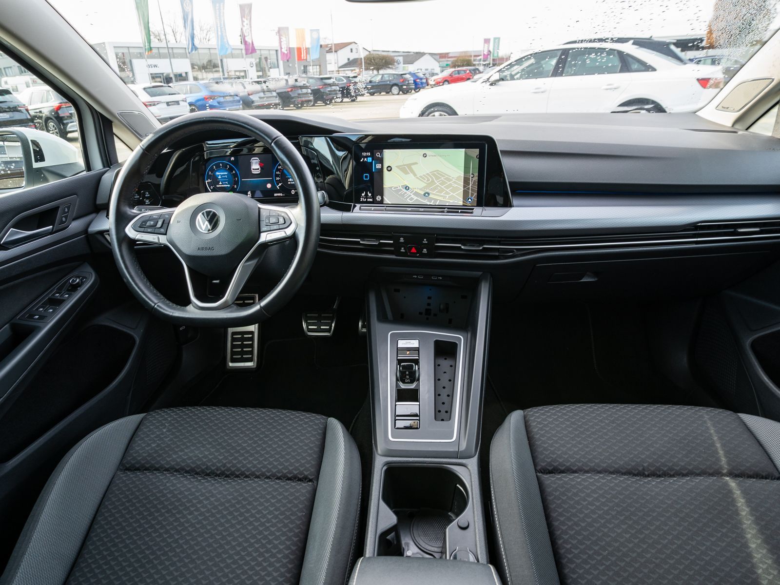 Fahrzeugabbildung Volkswagen Golf Active 1.5 eTSI DSG LED Navi RFK Stdhzg AHK