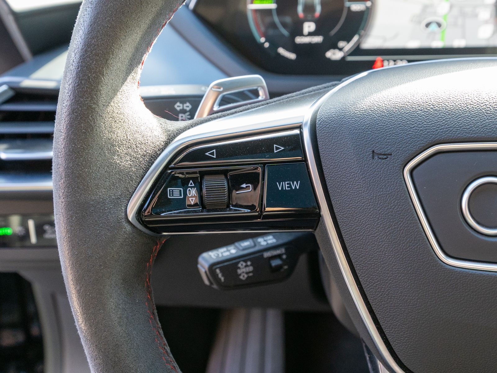 Fahrzeugabbildung Audi RS e-tron GT quattro NAVI MATRIX ACC 360° HUD