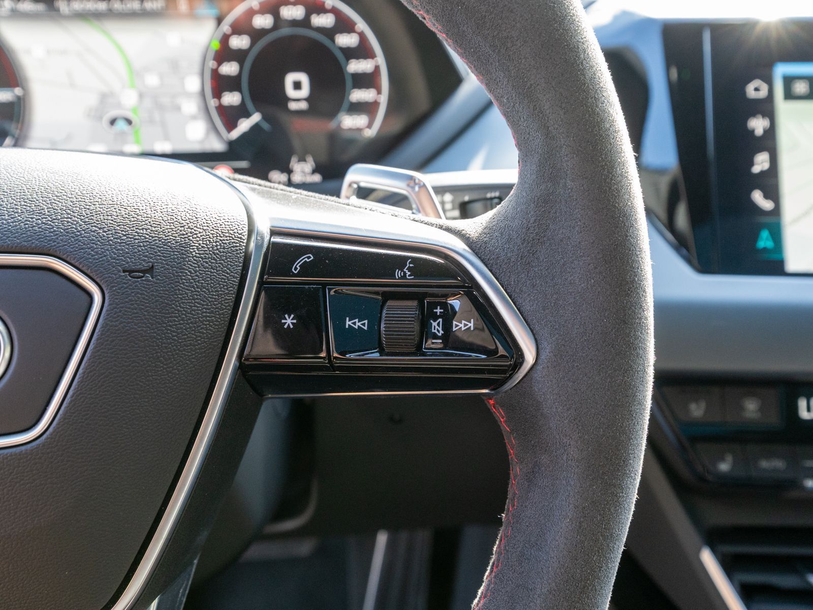Fahrzeugabbildung Audi RS e-tron GT quattro NAVI MATRIX ACC 360° HUD