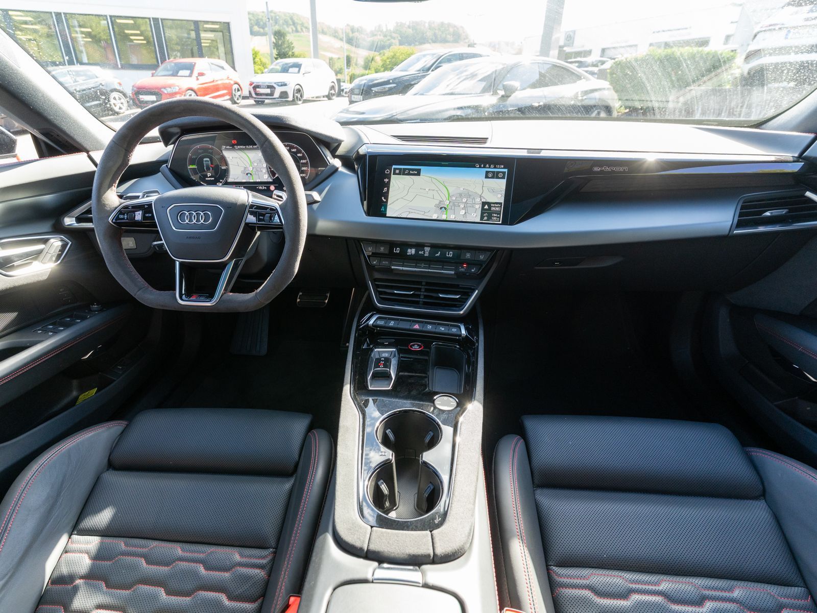Fahrzeugabbildung Audi RS e-tron GT quattro NAVI MATRIX ACC 360° HUD