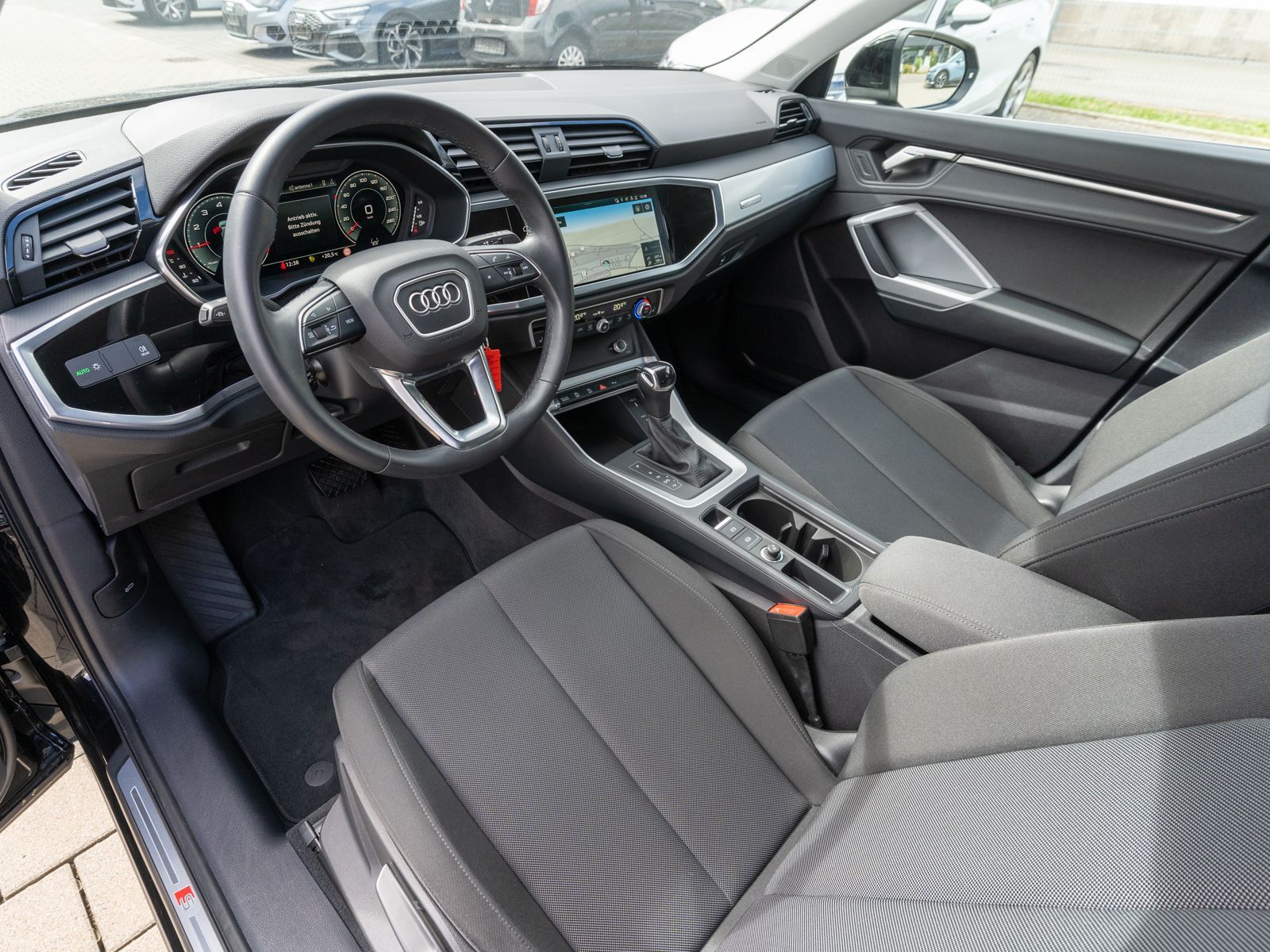 Fahrzeugabbildung Audi Q3 Sportback S line 35 TFSI Stronic LED Navi PDC