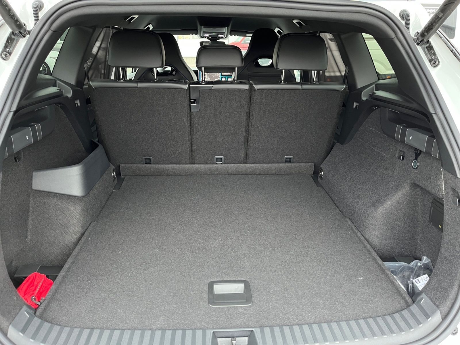 Fahrzeugabbildung Volkswagen Tayron R-Line 2,0 l TSI OPF 4MOTION 150 kW (204