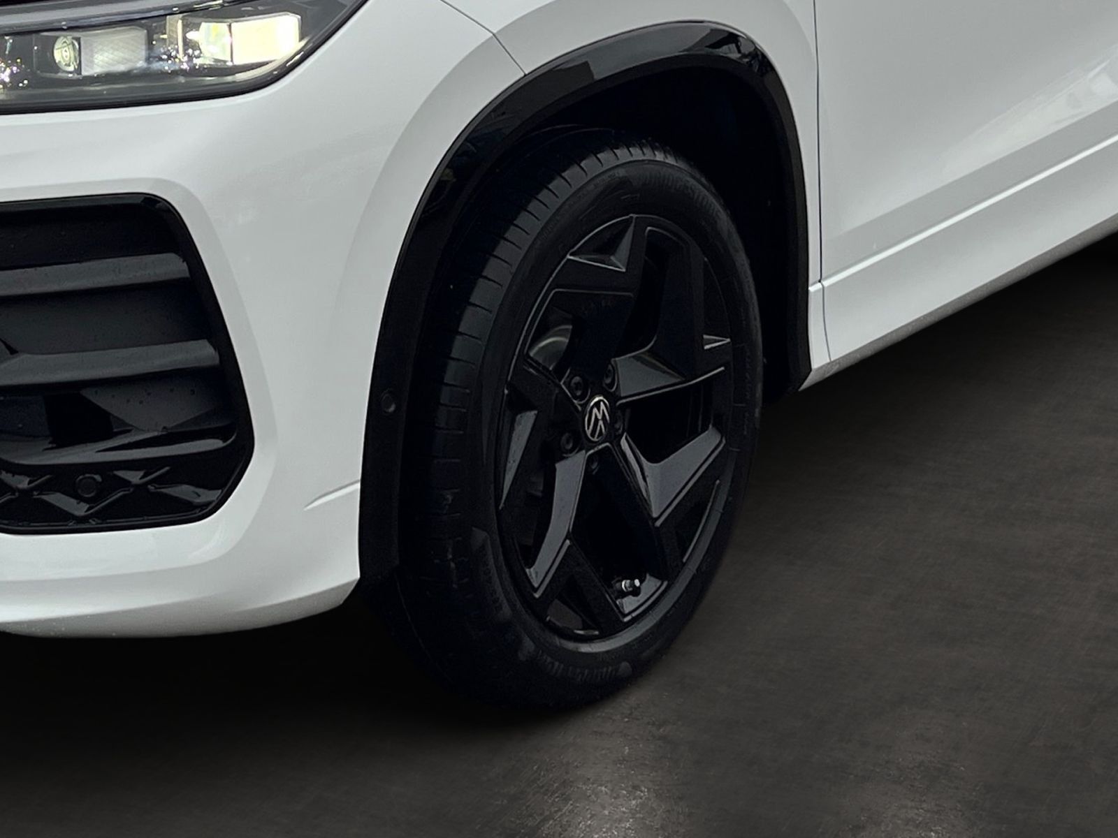 Fahrzeugabbildung Volkswagen Tayron R-Line 2,0 l TSI OPF 4MOTION 150 kW (204