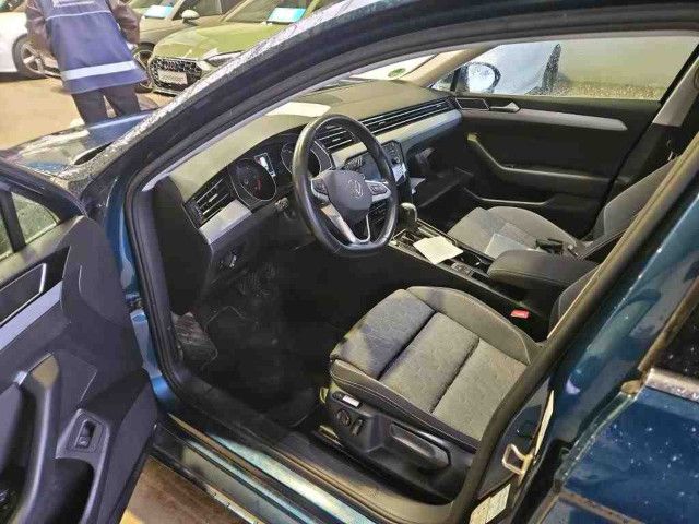 Fahrzeugabbildung Volkswagen Passat Variant R-Line 2.0TDI DSG LED Nav RFK AHK