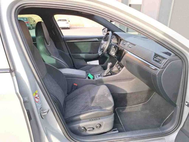 Fahrzeugabbildung SKODA Superb Combi Sportline 4x4 2.0 TDI DSG LED AHK