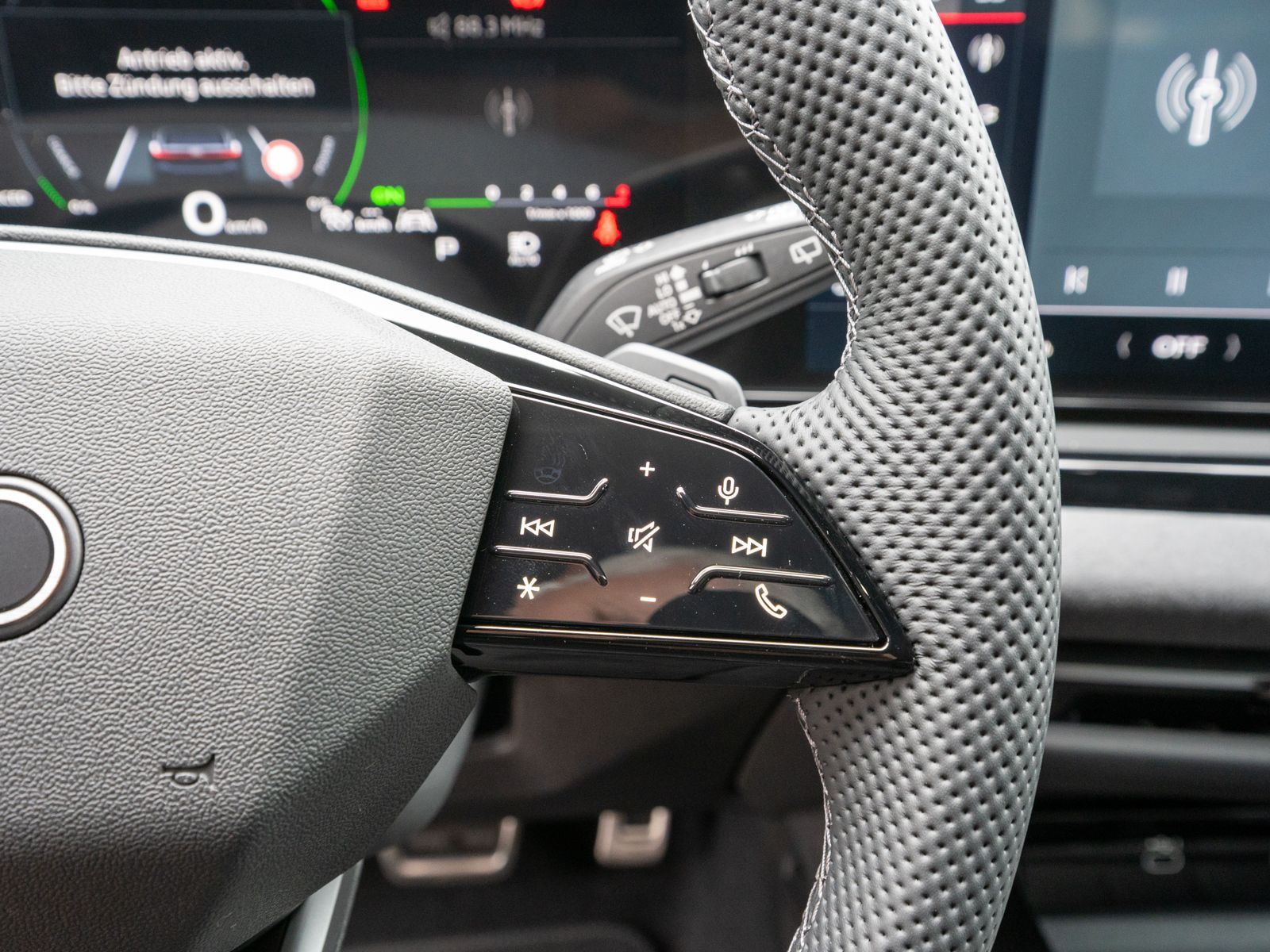 Fahrzeugabbildung Audi A5 Avant S line e-hybrid quattro AHK 360°Kamera