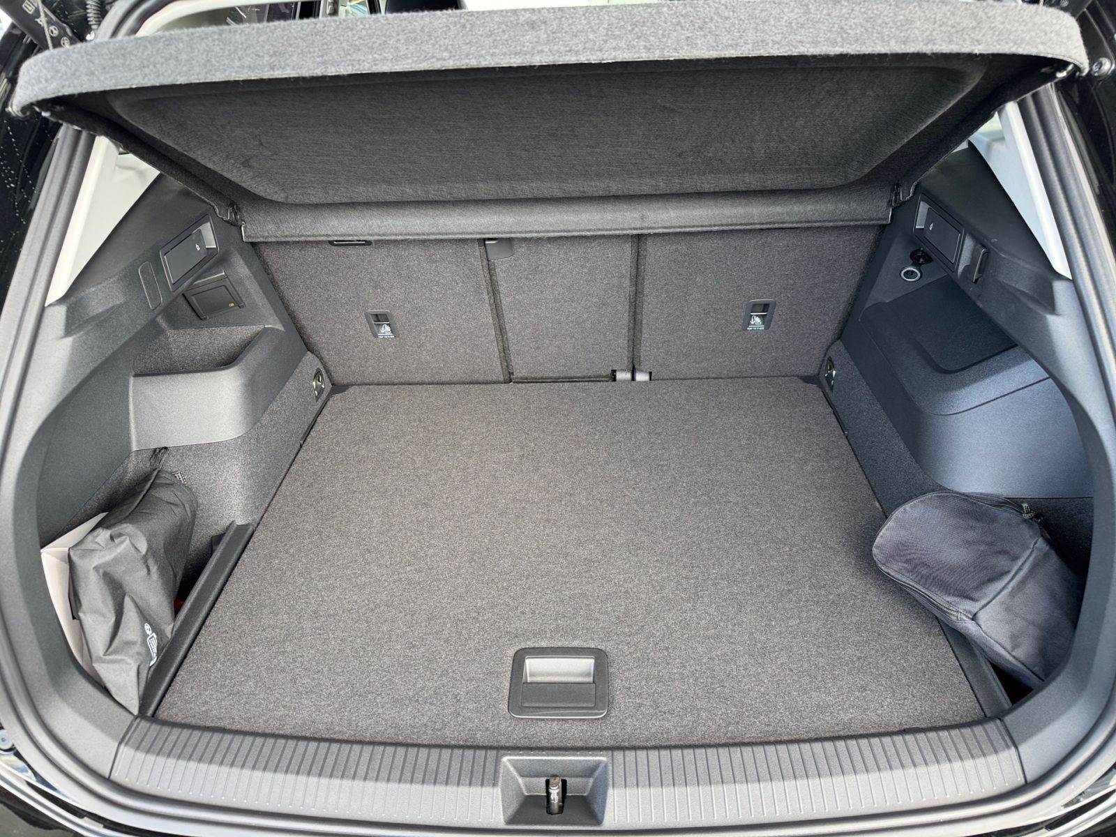 Fahrzeugabbildung Volkswagen Tiguan ENERGY 1.5eTSI DSG ACC NAVI LED PDC WR