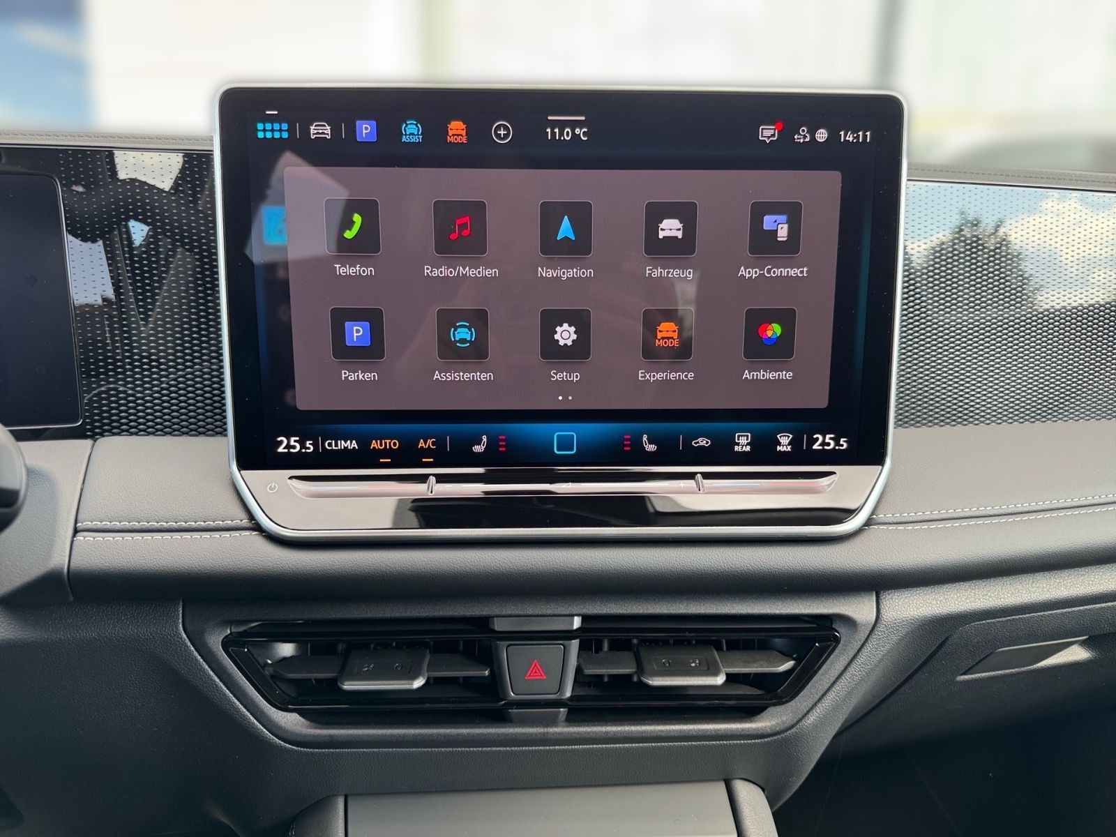 Fahrzeugabbildung Volkswagen Tiguan ENERGY 1.5 eTSI DSG ACC NAVI LED PDC v/h
