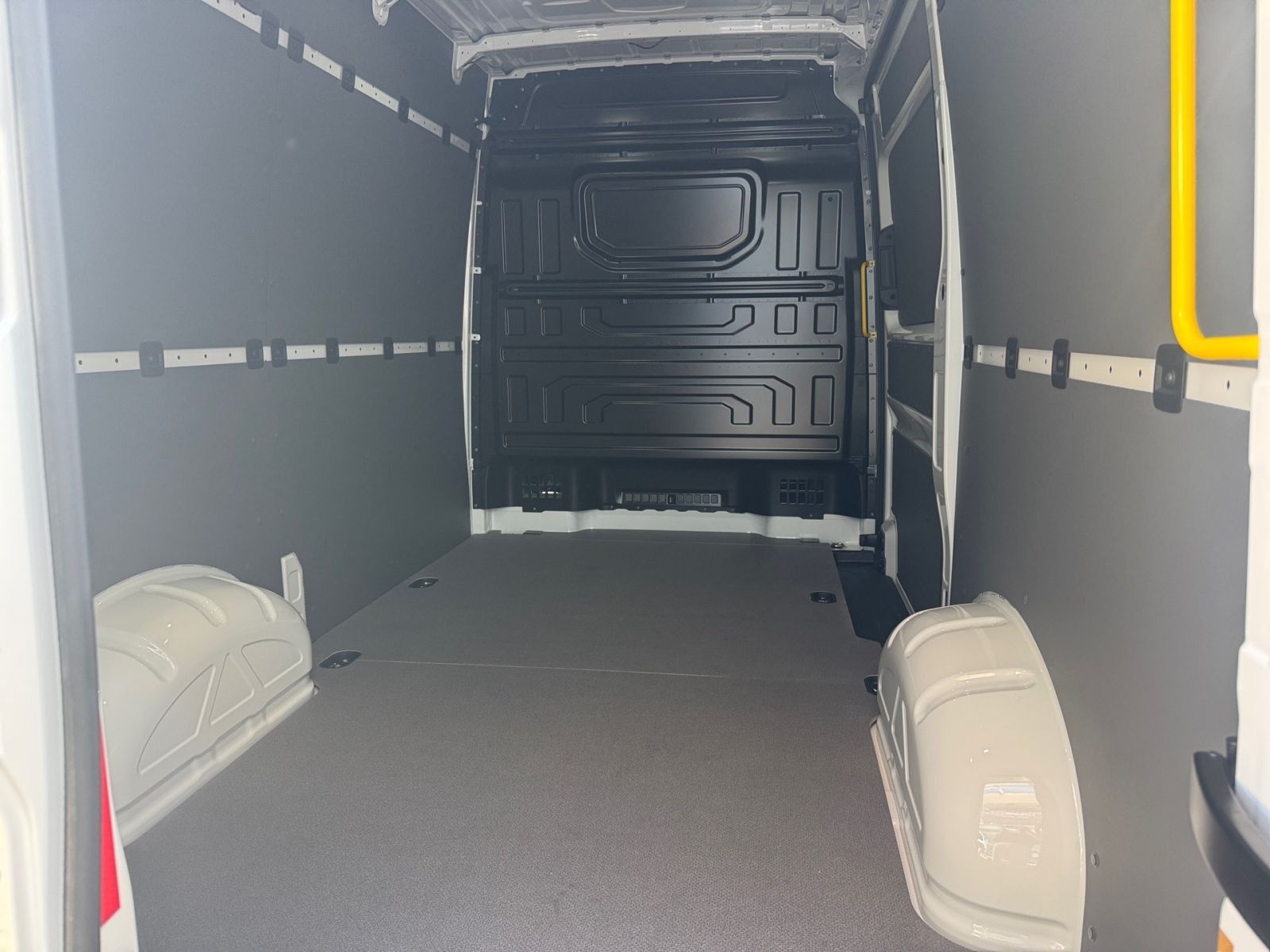 Fahrzeugabbildung Volkswagen Crafter 35 Kasten HD 2,0 TDI Radst. 3640 mm