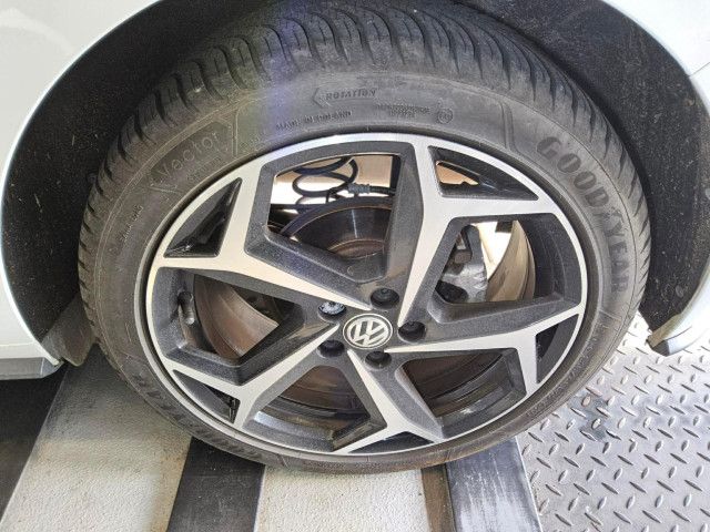 Fahrzeugabbildung Volkswagen Polo R-Line 1.0 TSI DSG LED Navi PDC ACC AID