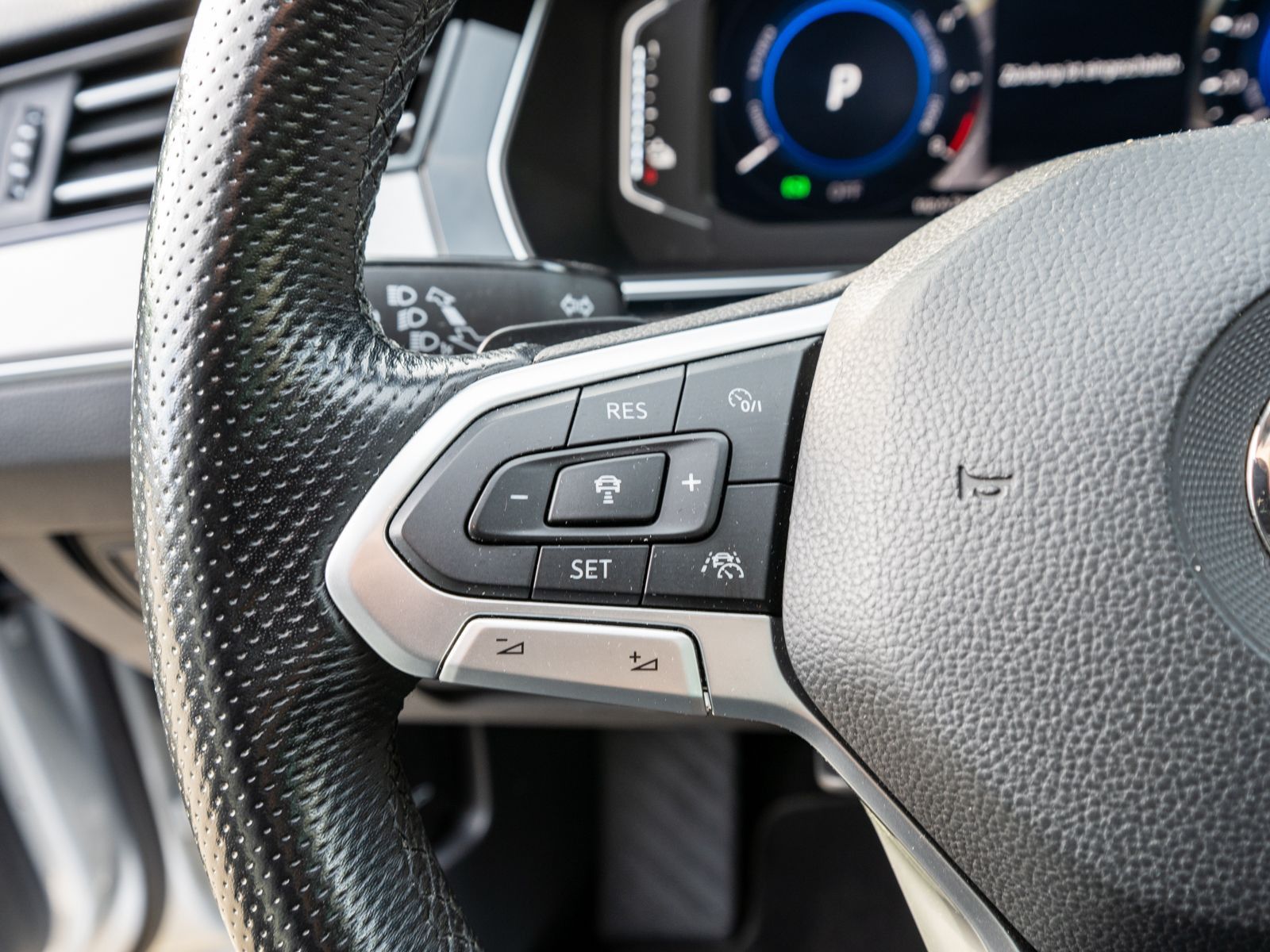 Fahrzeugabbildung Volkswagen Passat Variant GTE 1.4 TSI eHybrid DSG RFK AHK