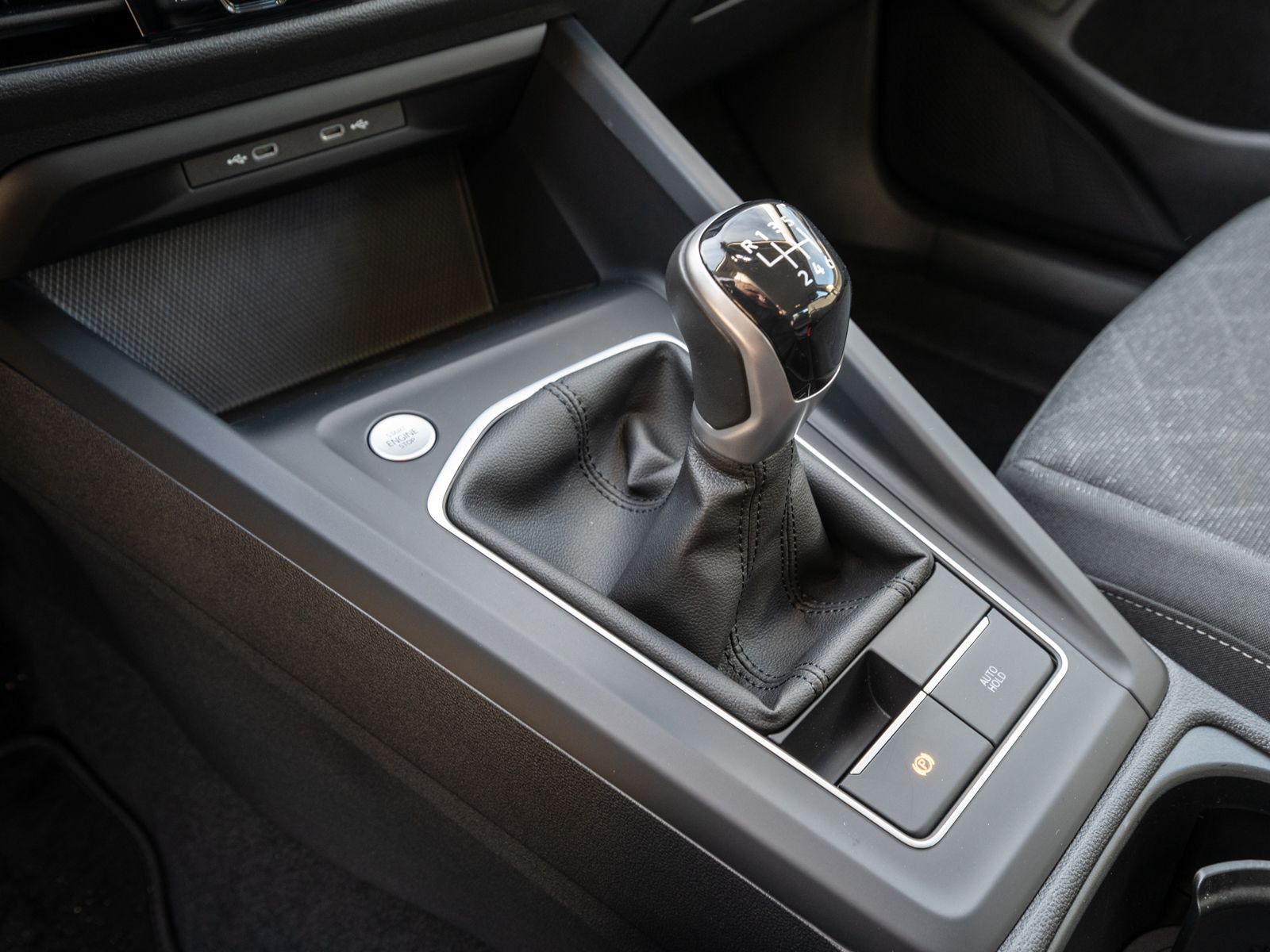 Fahrzeugabbildung Volkswagen Golf Life 1.5TSI LED Navi Klimaautomatik PDC SHZ